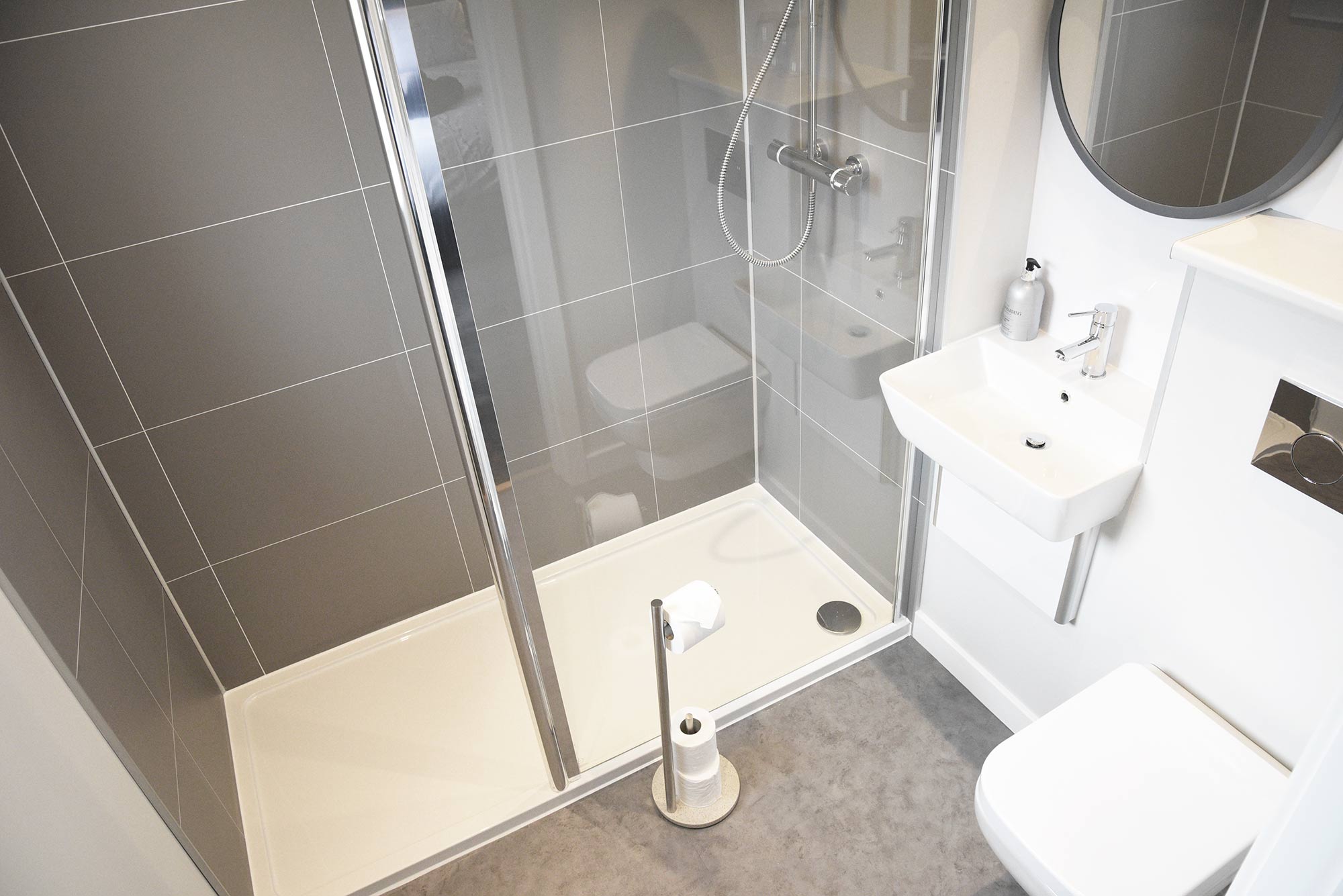 Treaslane Bridge House En Suite Bathrooms Showers Spacious Luxury 